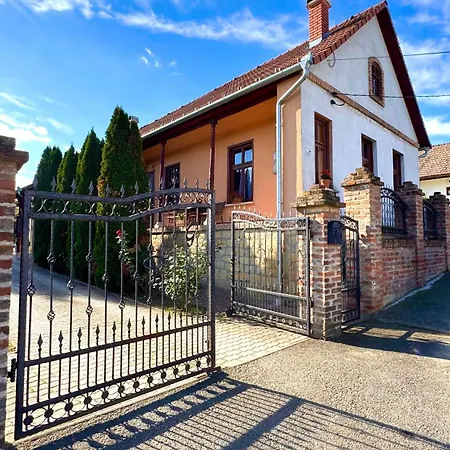 Apartmán Kisbattyan Vendeghaz *