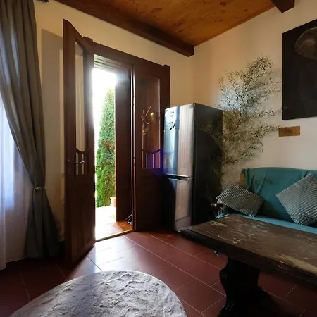 Kisbattyan Vendeghaz Apartmán Komló